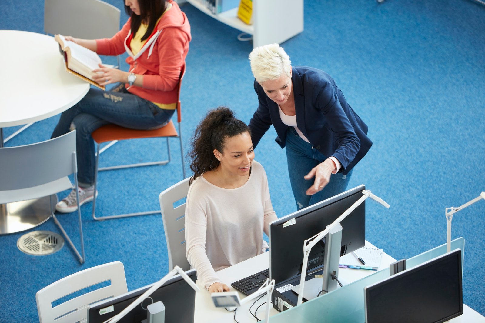 university-students-working-in-library.jpg
